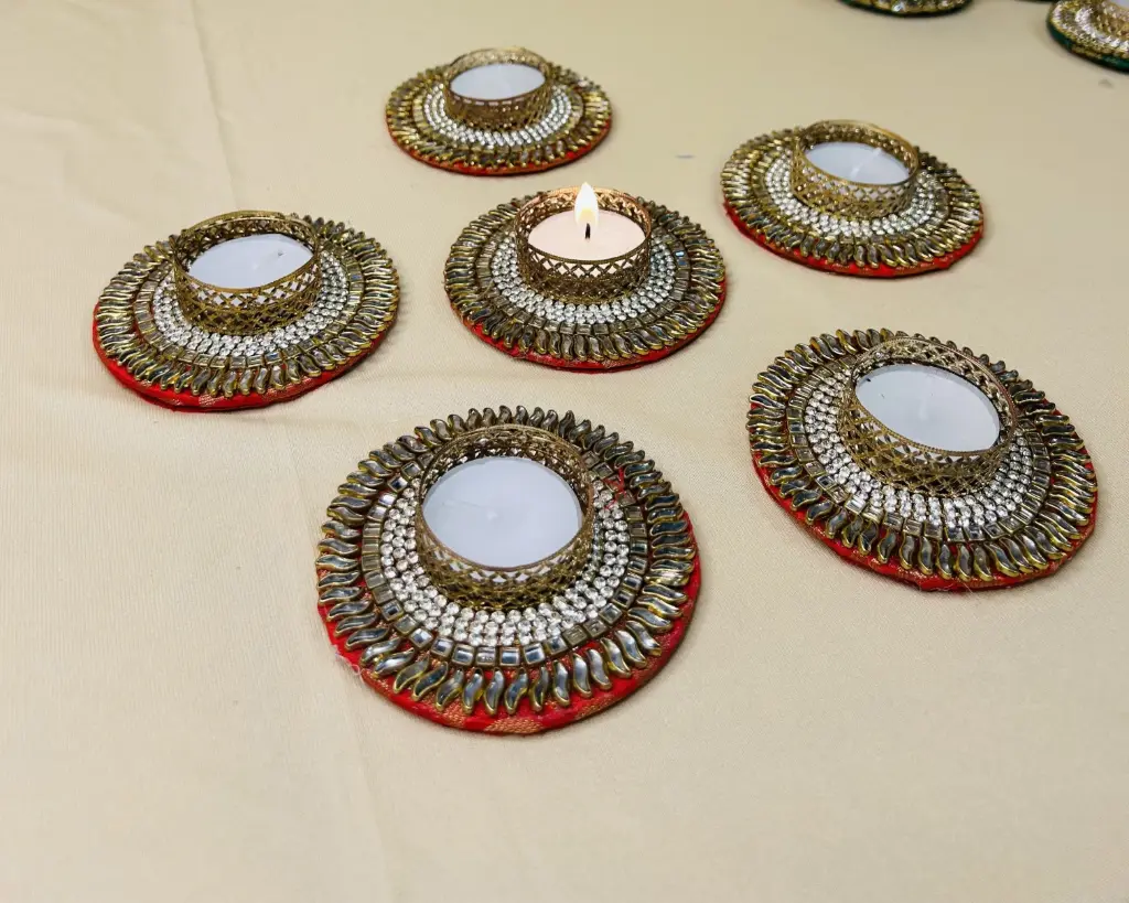 Traditional Round Tealight Holders – Red Base with Kundan Work-Pair of 2
