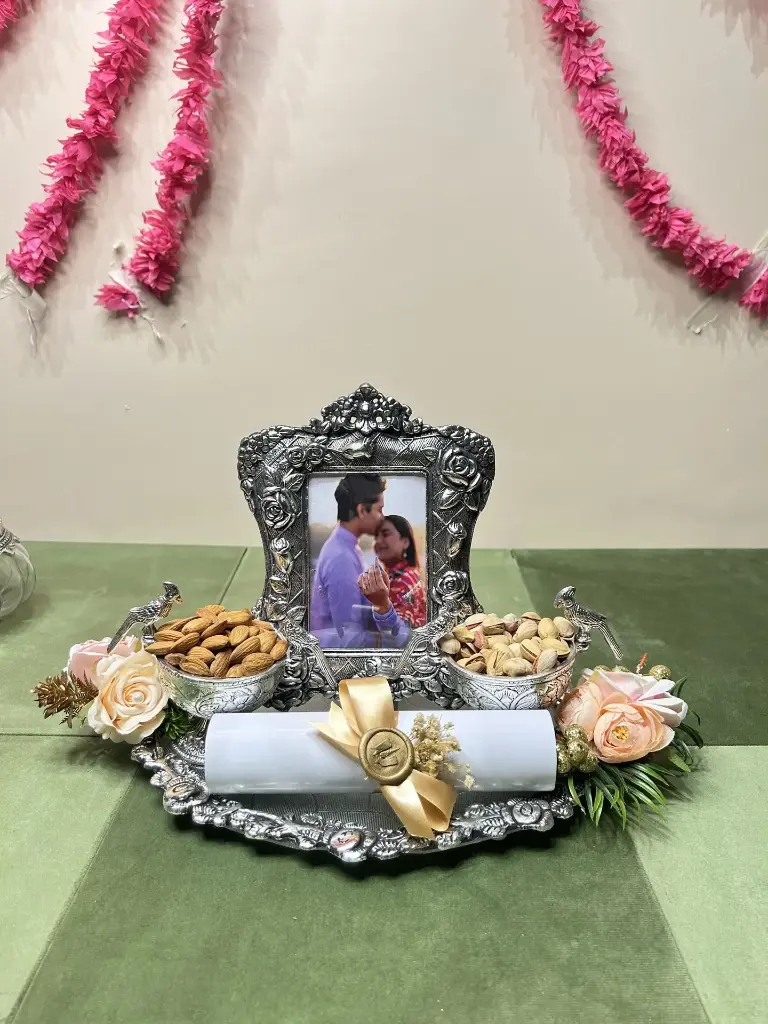 🔹 “Royal Silver Keepsake Wedding Invite Tray” 🔹