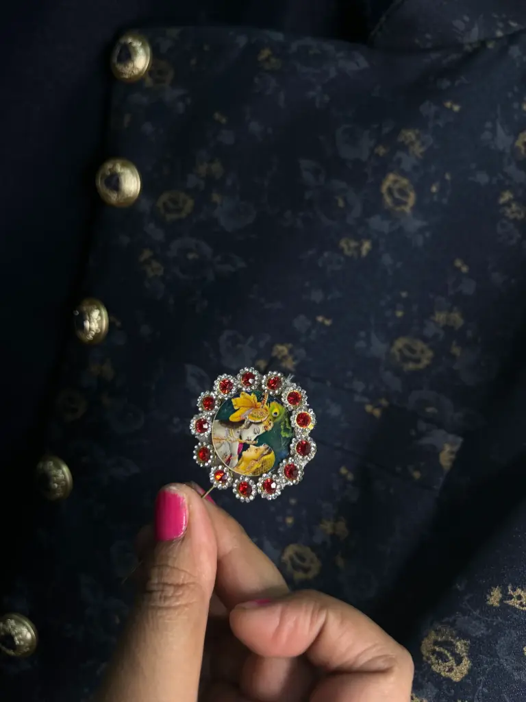 Divya Raas Signature Pin💫(50 Pcs)