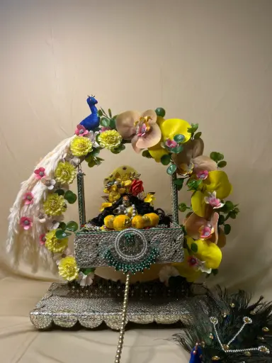 Peet Kamal Mayur Jhula