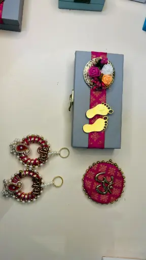 Shubh Labh Round Decorative Hangings with ॐ in Gift Box – Red & Gold